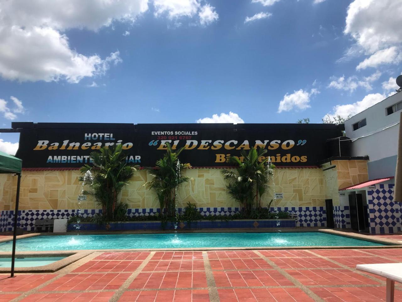 Hotel Y Balneario El Descanso Villavicencio Kültér fotó