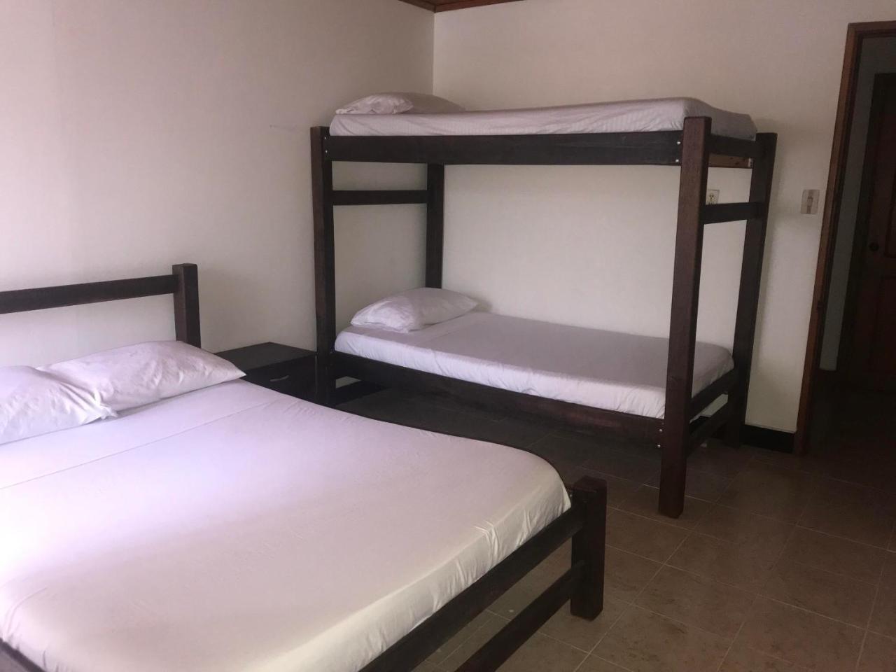 Hotel Y Balneario El Descanso Villavicencio Kültér fotó